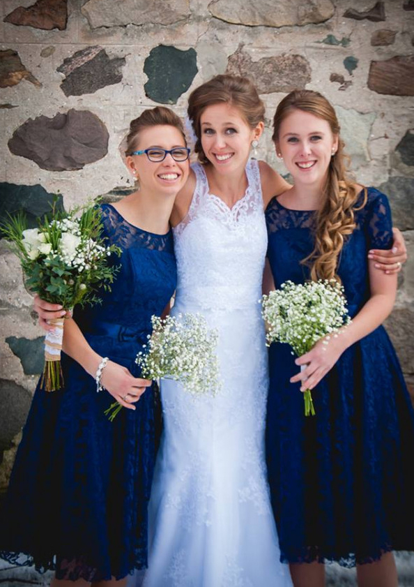 A-line Bateau Short Sleeve Knee-Length Lace Bridesmaid Dress