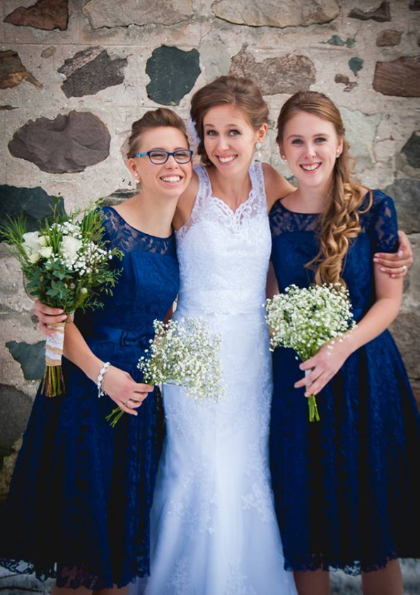 A-line Bateau Short Sleeve Knee-Length Lace Bridesmaid Dress