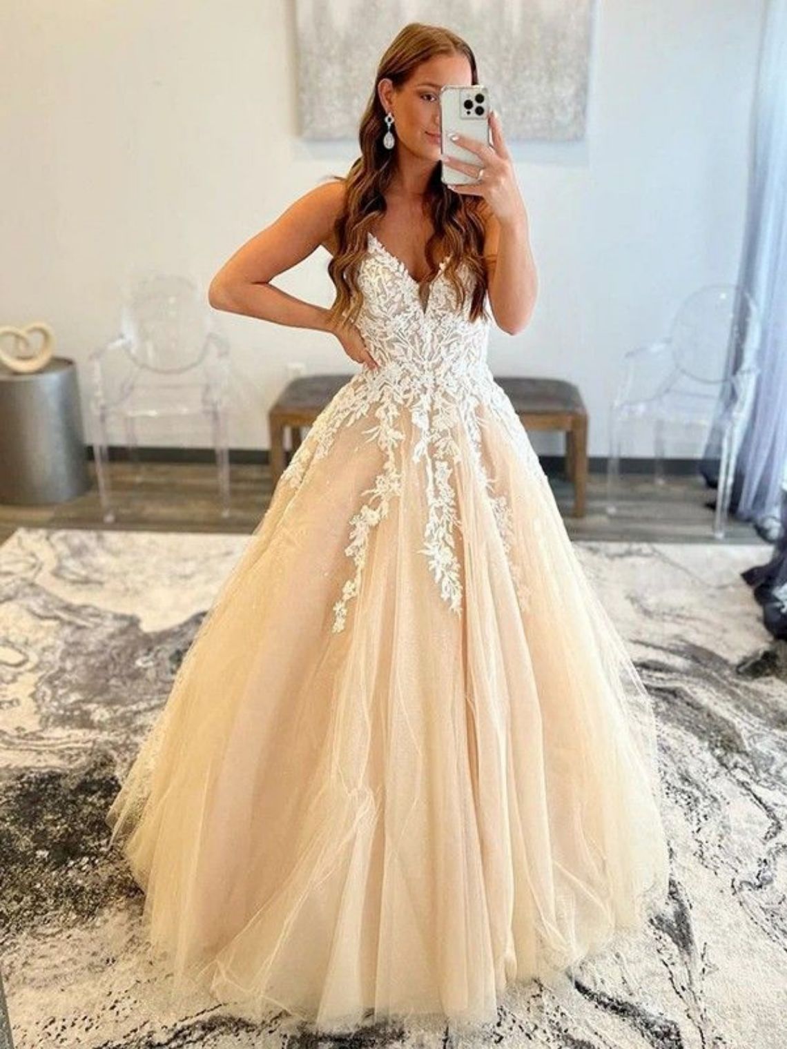A-Line/Princess Tulle Applique V-neck Sleeveless Floor-Length Dresses