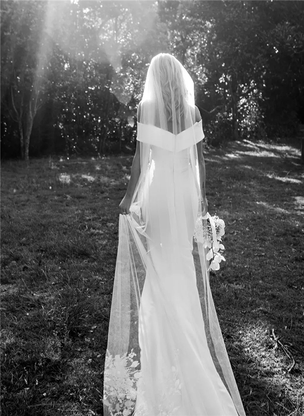 Trumpet/Mermaid Off-The-Shoulder Sleeveless Satin Sweep Train Wedding Dresses, product image 4