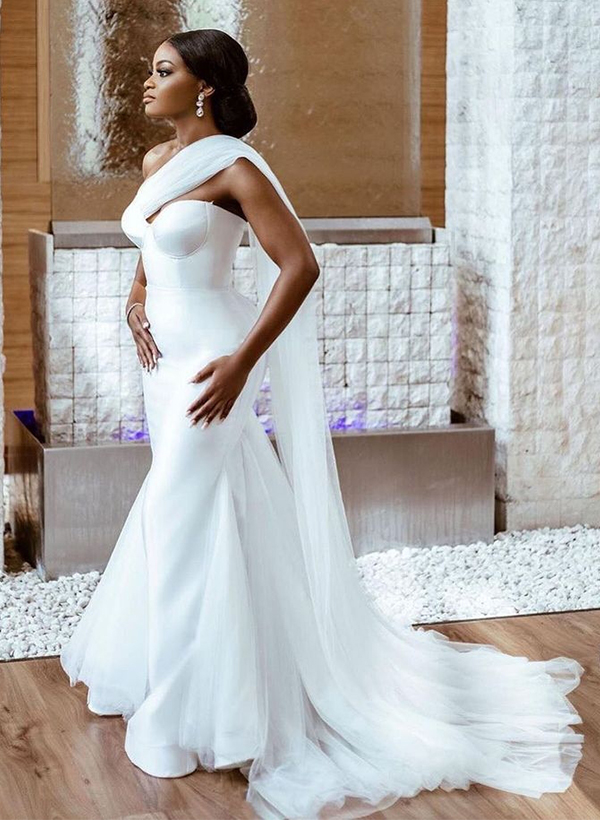 Trumpet/Mermaid One-Shoulder Strapless Court Train Satin Wedding Dresses in Ivory, US2