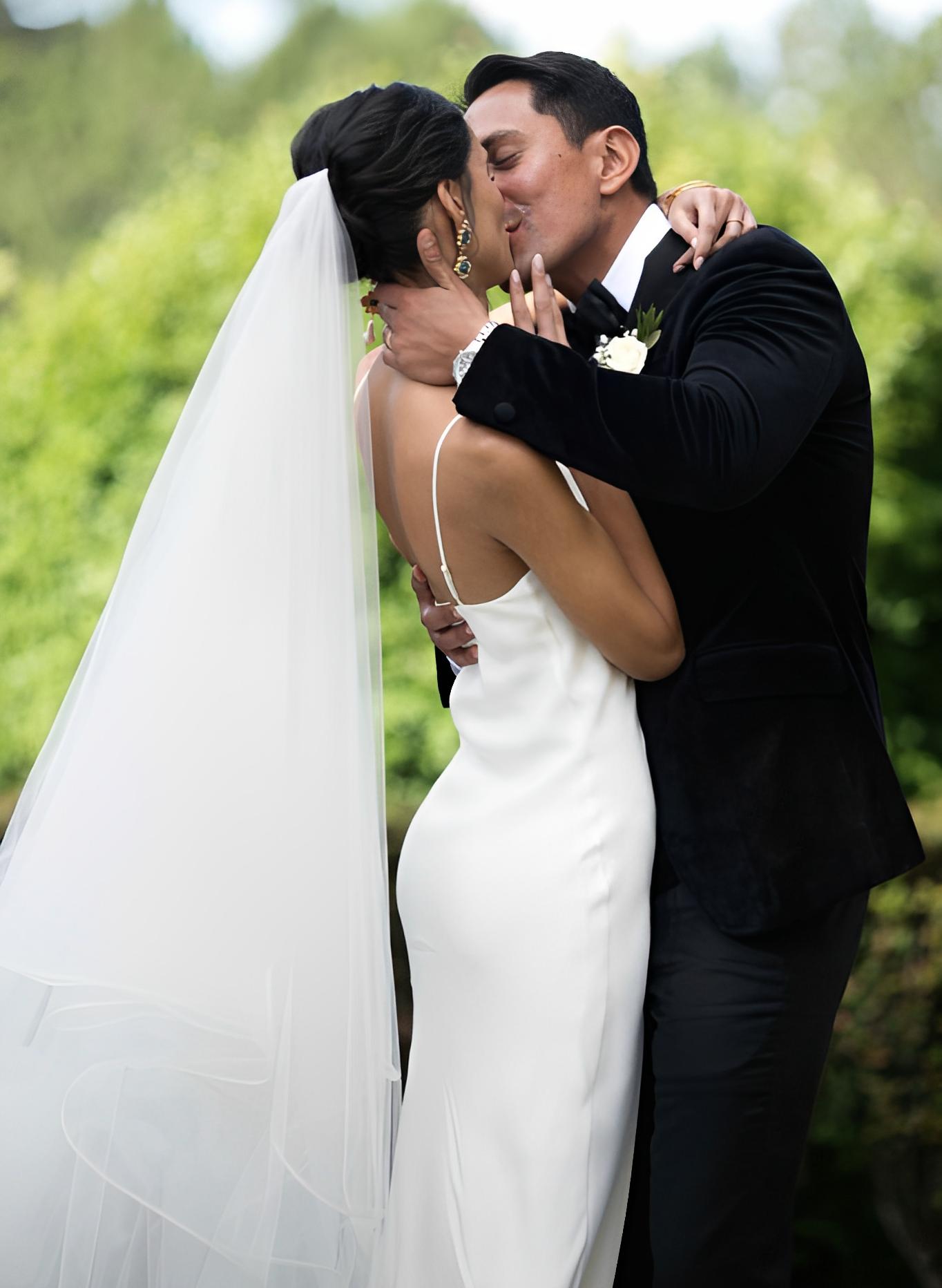 Sexy V-Neck Spaghetti Straps Silk Like Satin Wedding Dresses With Sweep Train, product image 4