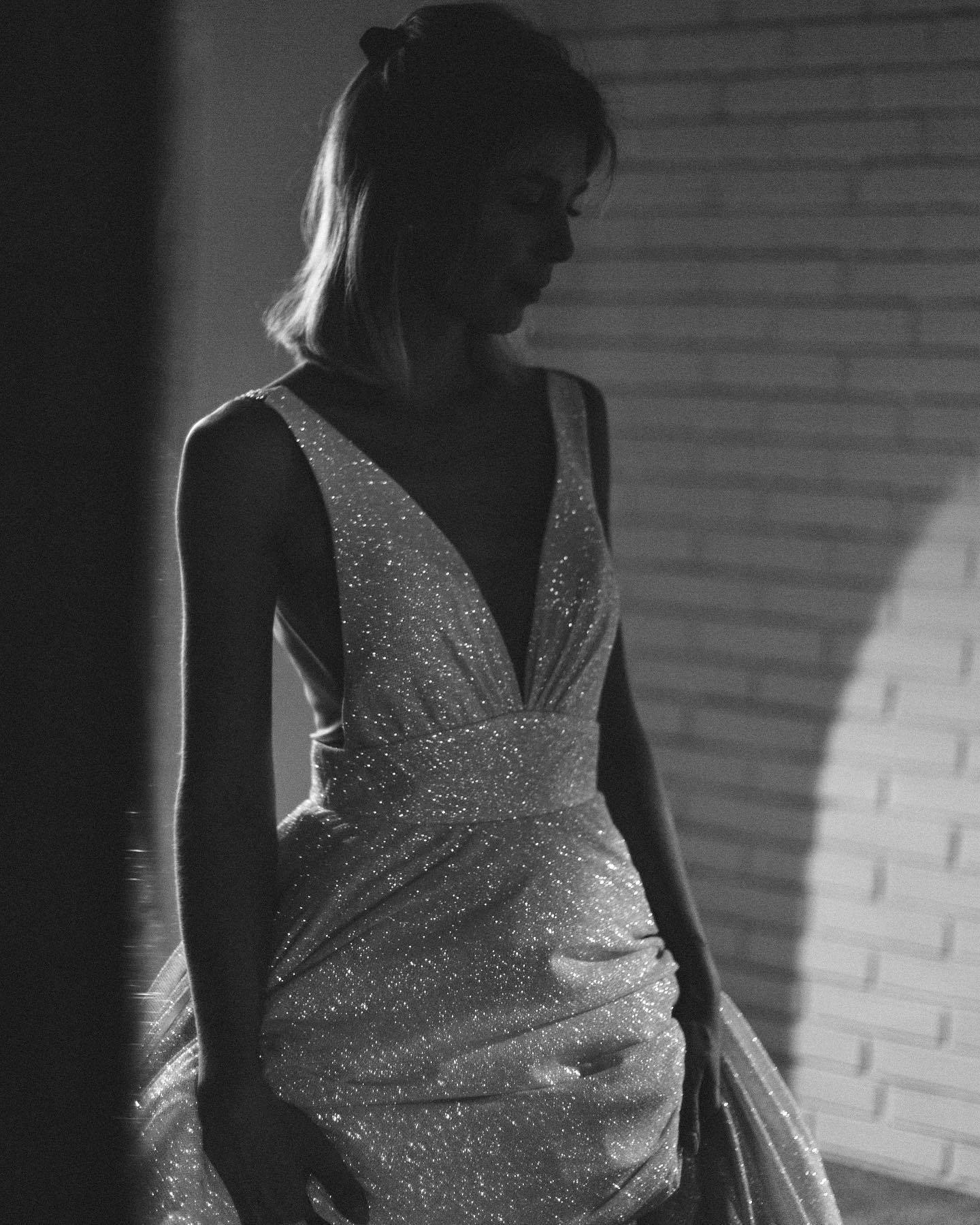 Sparkly Sequined V-Neck Princess Wedding Dresses, image 5