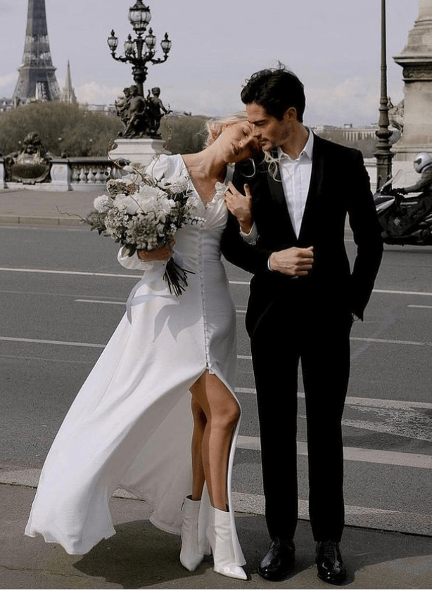 Elopement Minimalist Long Sleeves Wedding Dresses With Floor-Length in Ivory, US2