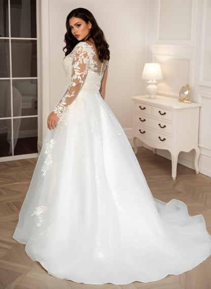 Long Sleeves Plus Size Wedding Dresses With Appliques Lace
