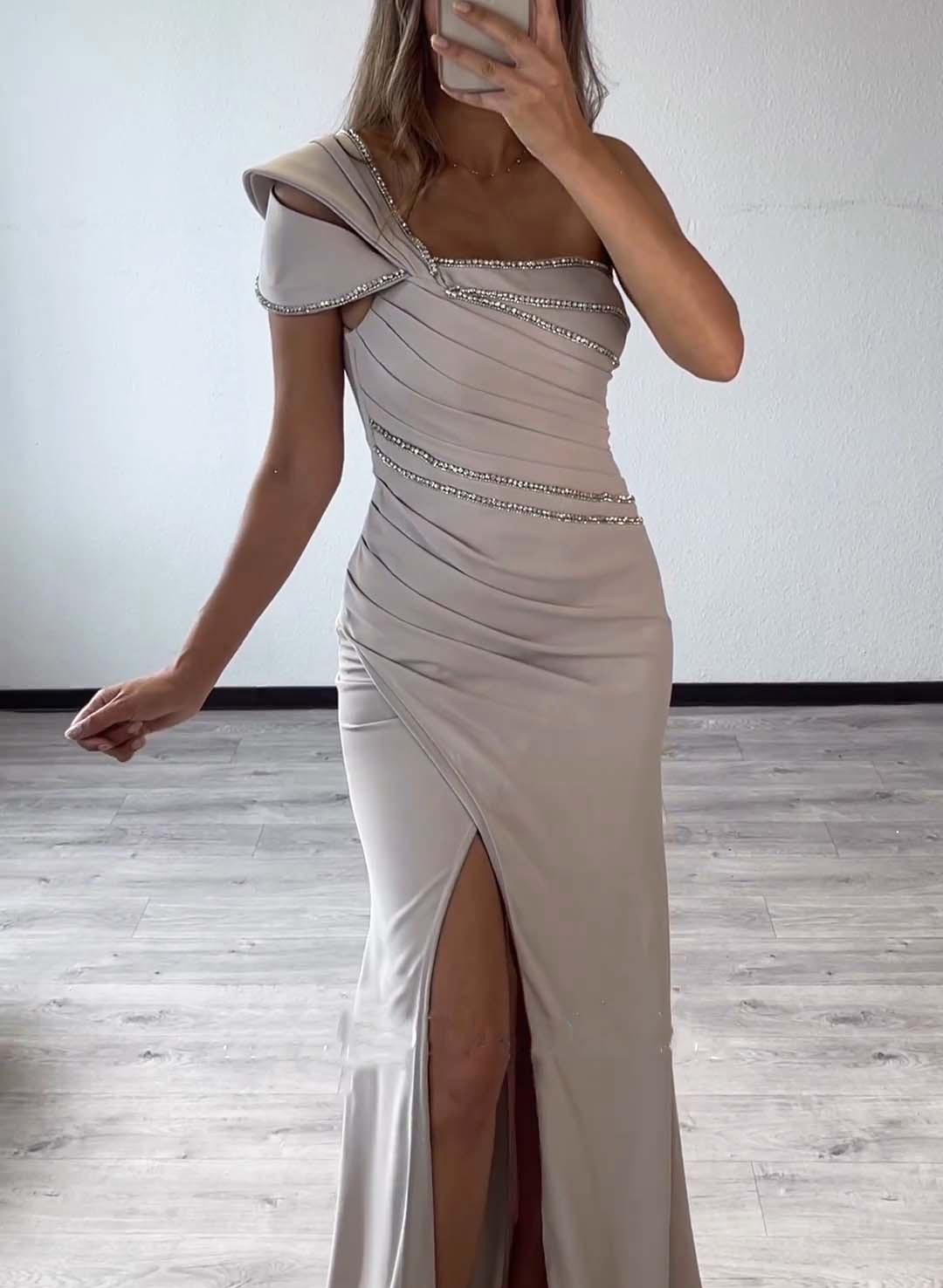 Trumpet/Mermaid One-Shoulder Elastic Satin Bridesmaid Dresses With Beading