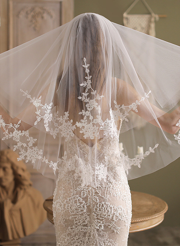 Lace Applique Edge Two-Tier Elbow Bridal Veils