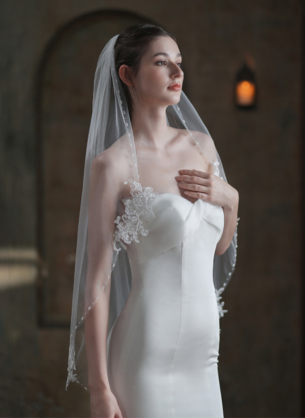 Pearl Trim Edge Single Tier Tulle Bridal Fingertip Length Wedding Veils