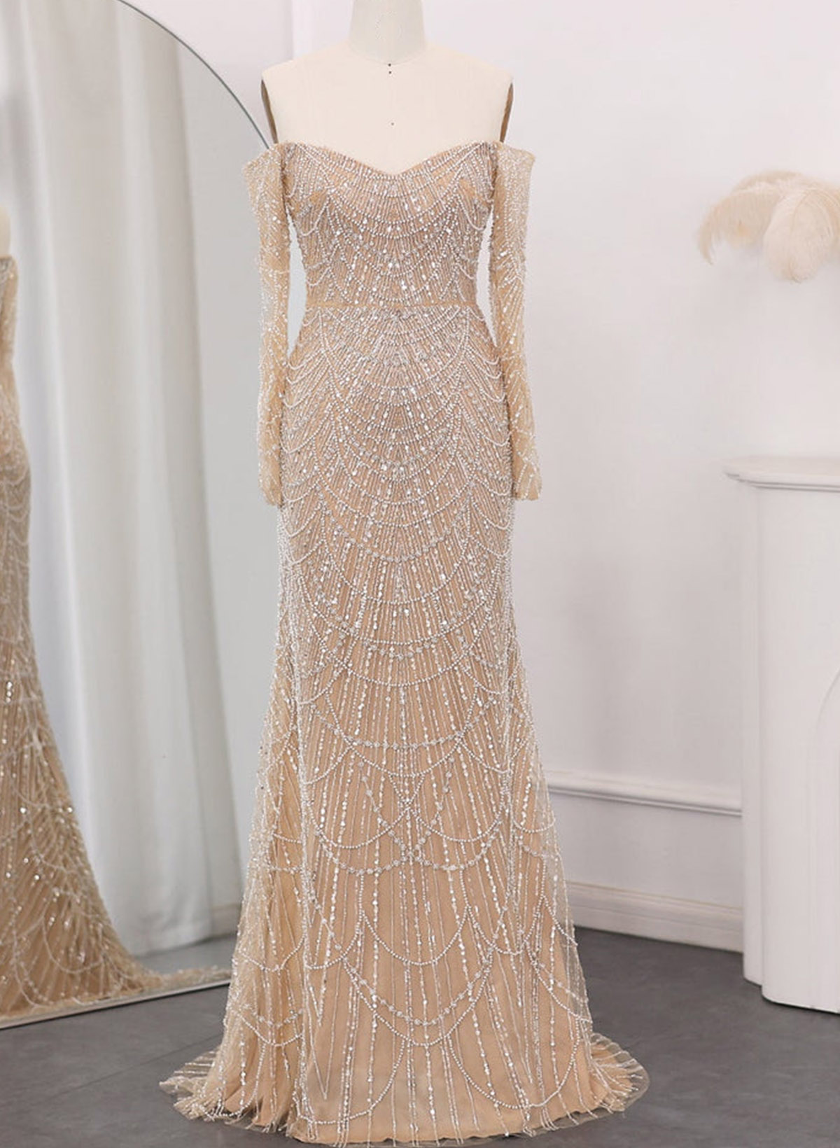 Sparkly Off-The-Shoulder Long Sleeves Lace Evening Dresses