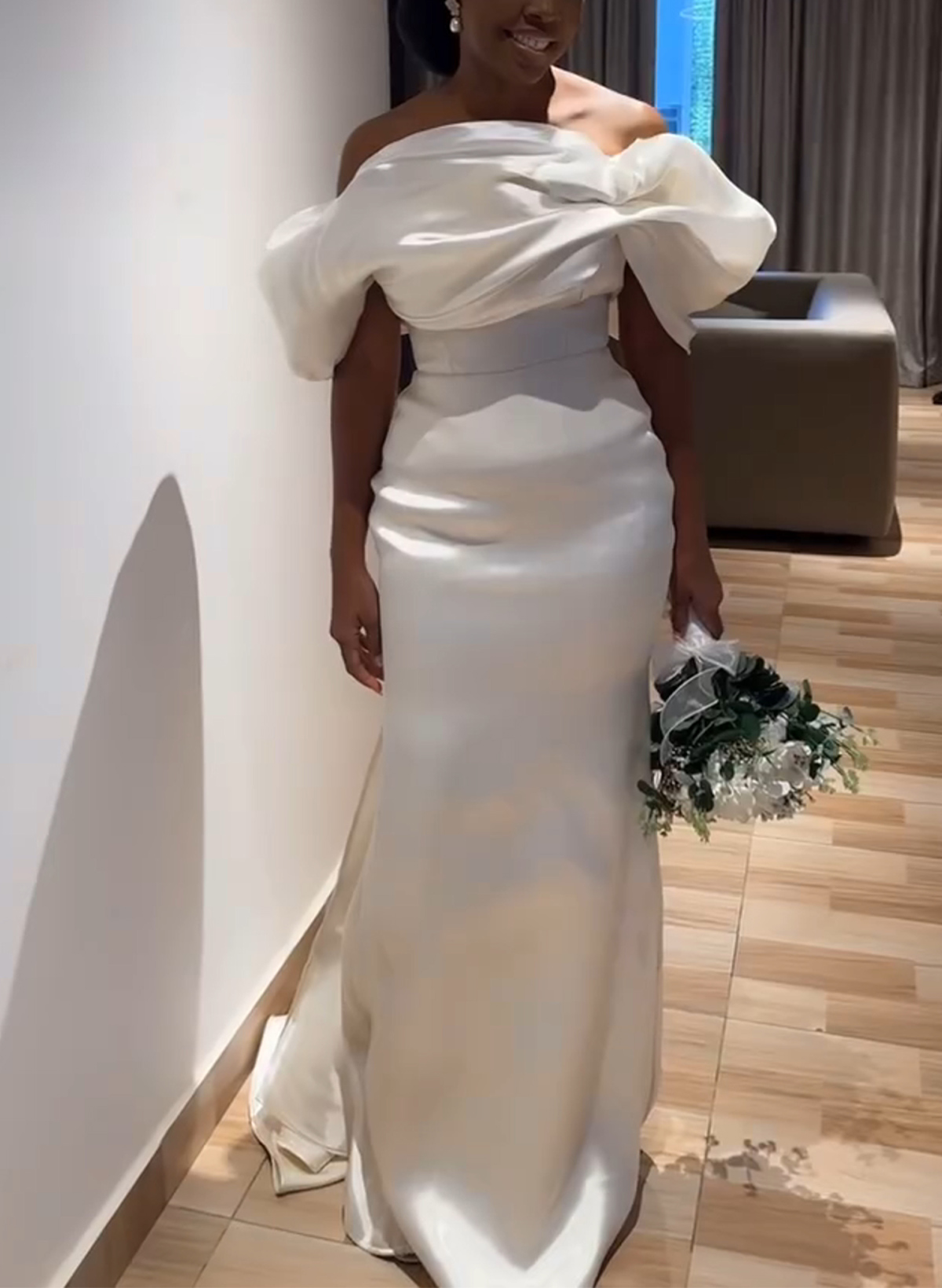 Trumpet/Mermaid Off-The-Shoulder Sleeveless Floor-Length Wedding Dresses, image 2