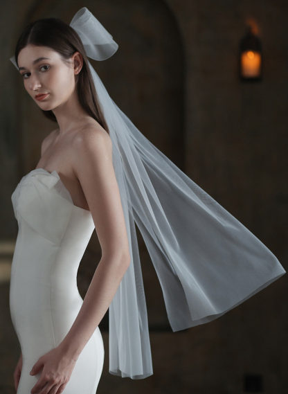 Ivory Cut Edge Fingertip Bridal Tulle Veils With Bowknot/Faux Pearl