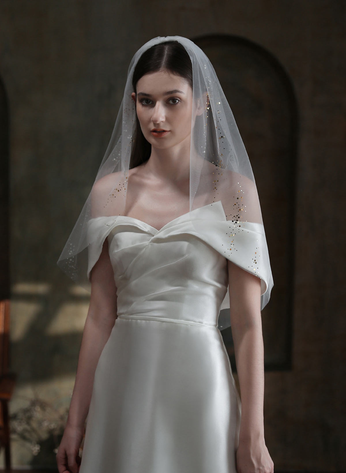 One-Tier Sequin Cut Edge Elbow Bridal Tulle Ivory Veils
