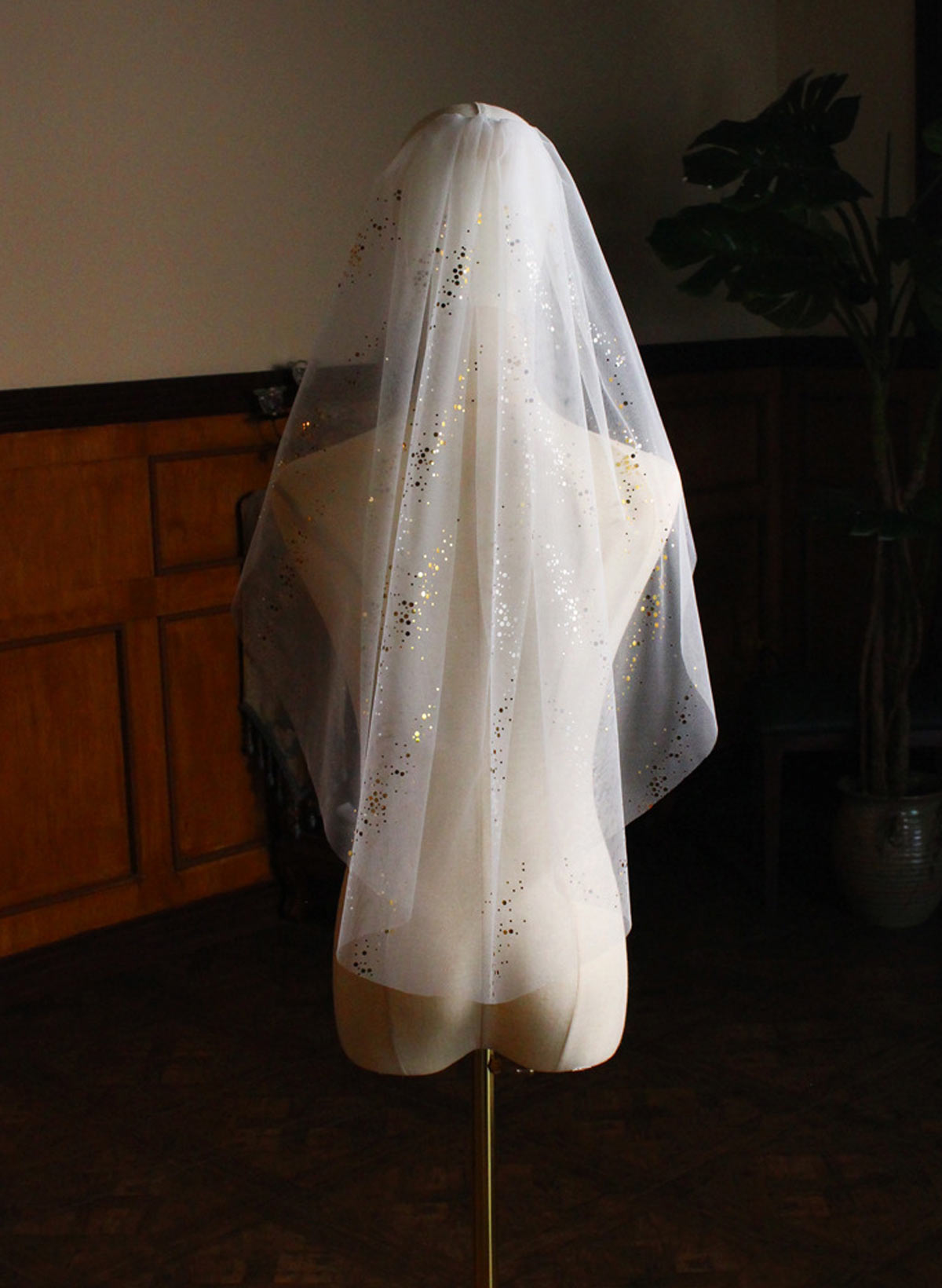 One-Tier Sequin Cut Edge Elbow Bridal Tulle Ivory Veils