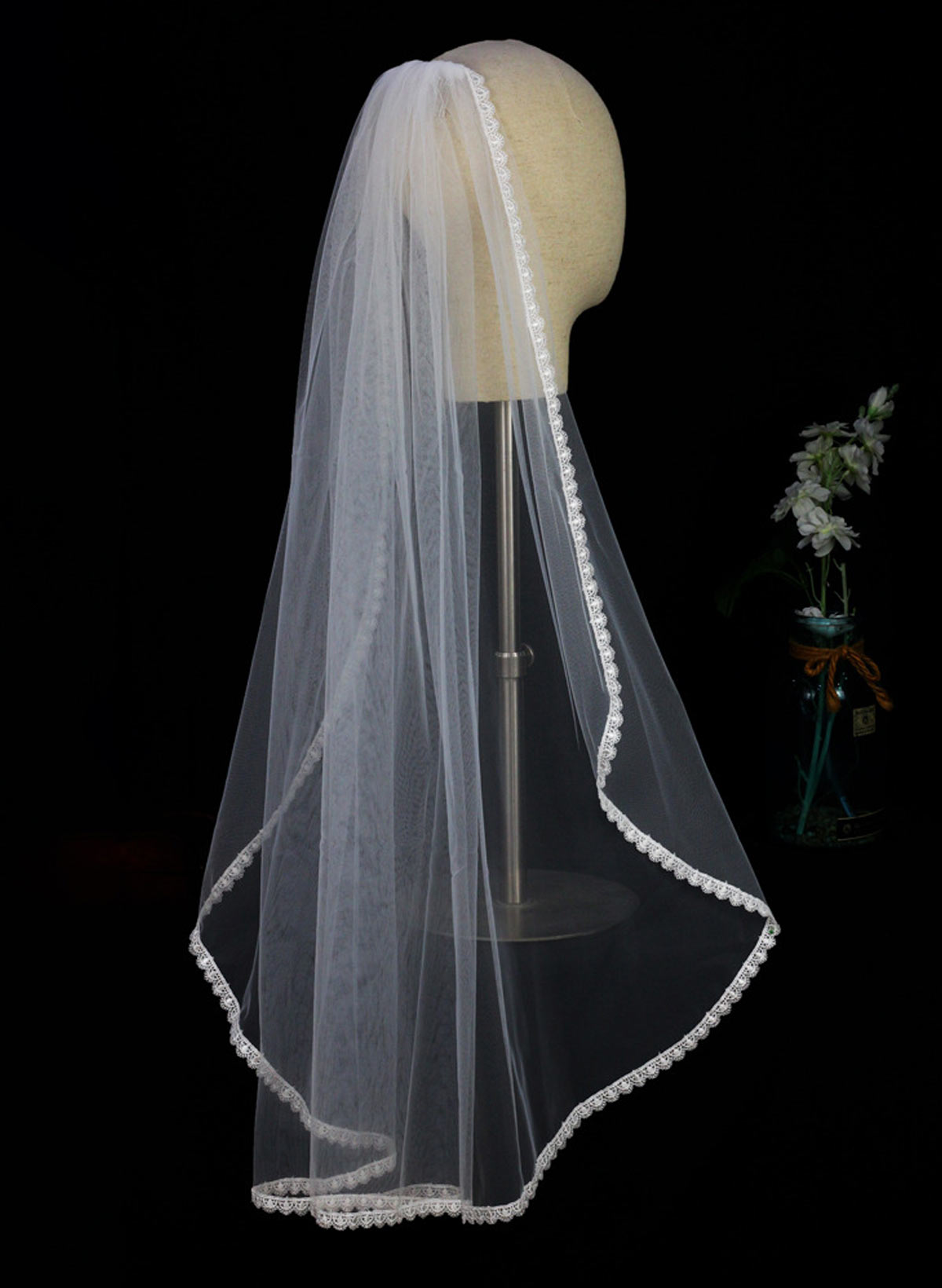 One-Tier Ivory Tulle Angel Cut/Waterfall Lace Applique Edge Fingertip Bridal Veils