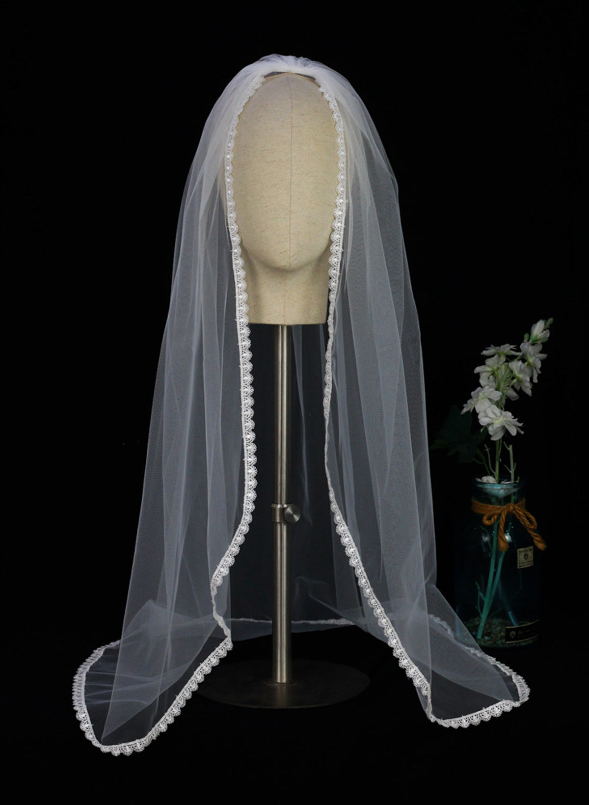 One-Tier Ivory Tulle Angel Cut/Waterfall Lace Applique Edge Fingertip Bridal Veils