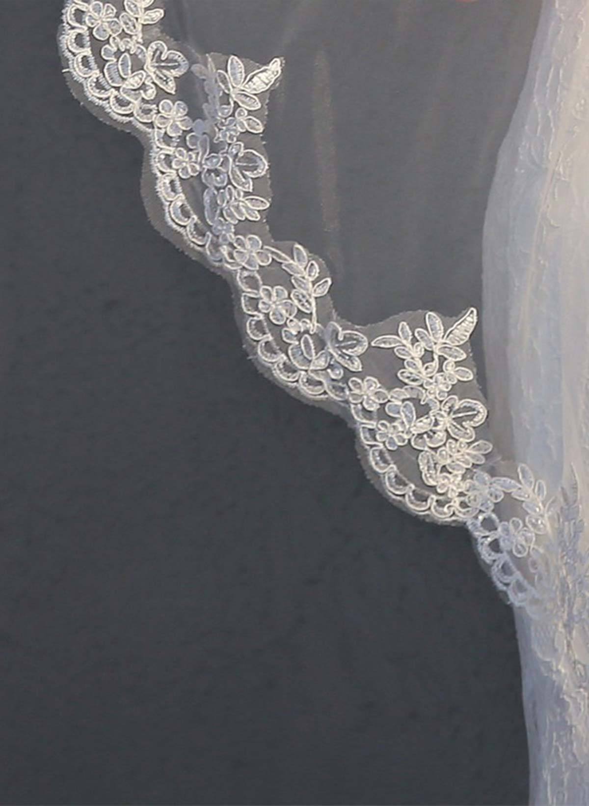 Lace Applique Edge Floral One-Tier Tulle/Lace Fingertip Bridal Veils