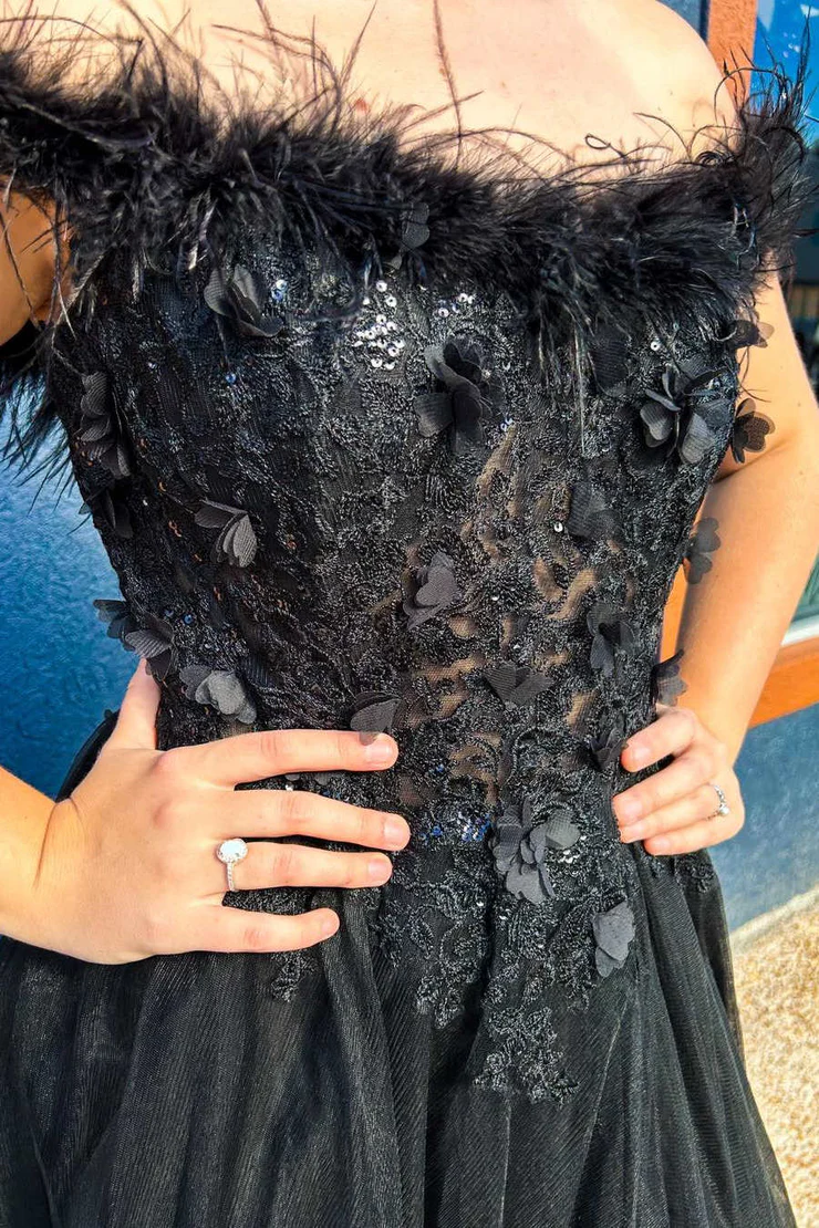 A-Line&Princess Slit Tulle Off the Shoulder Lace Appliques Feathers Long Prom Dress