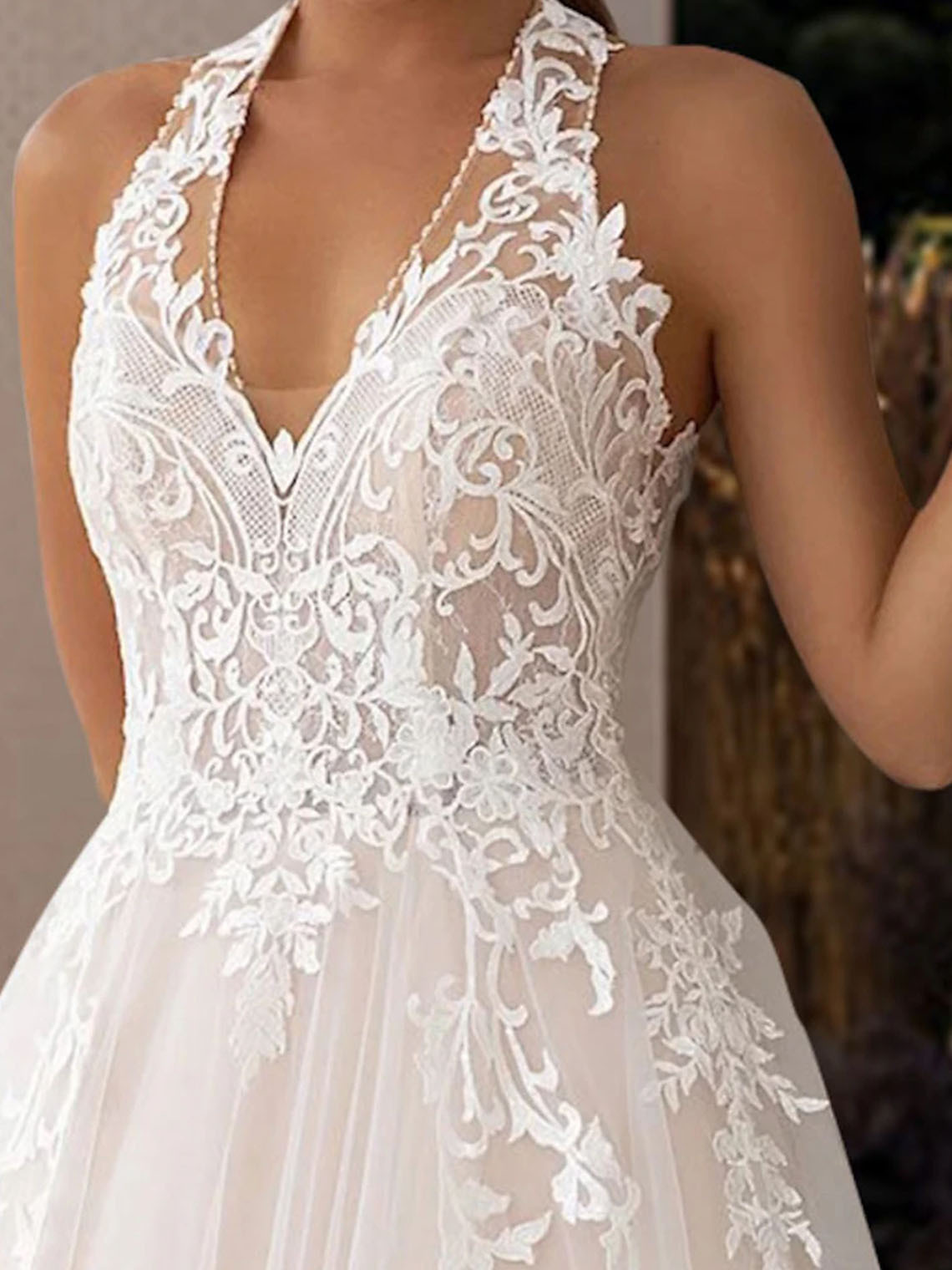 A-Line Beach Open Back Wedding Dresses Halter With Pleats Appliques
