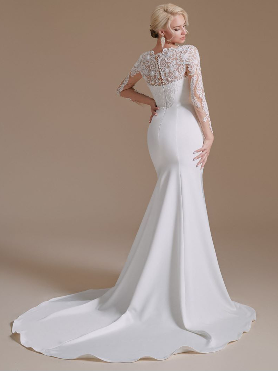 Trumpet/Mermaid Long Sleeve Sweep/BrushTrain Elegant Wedding Dresses