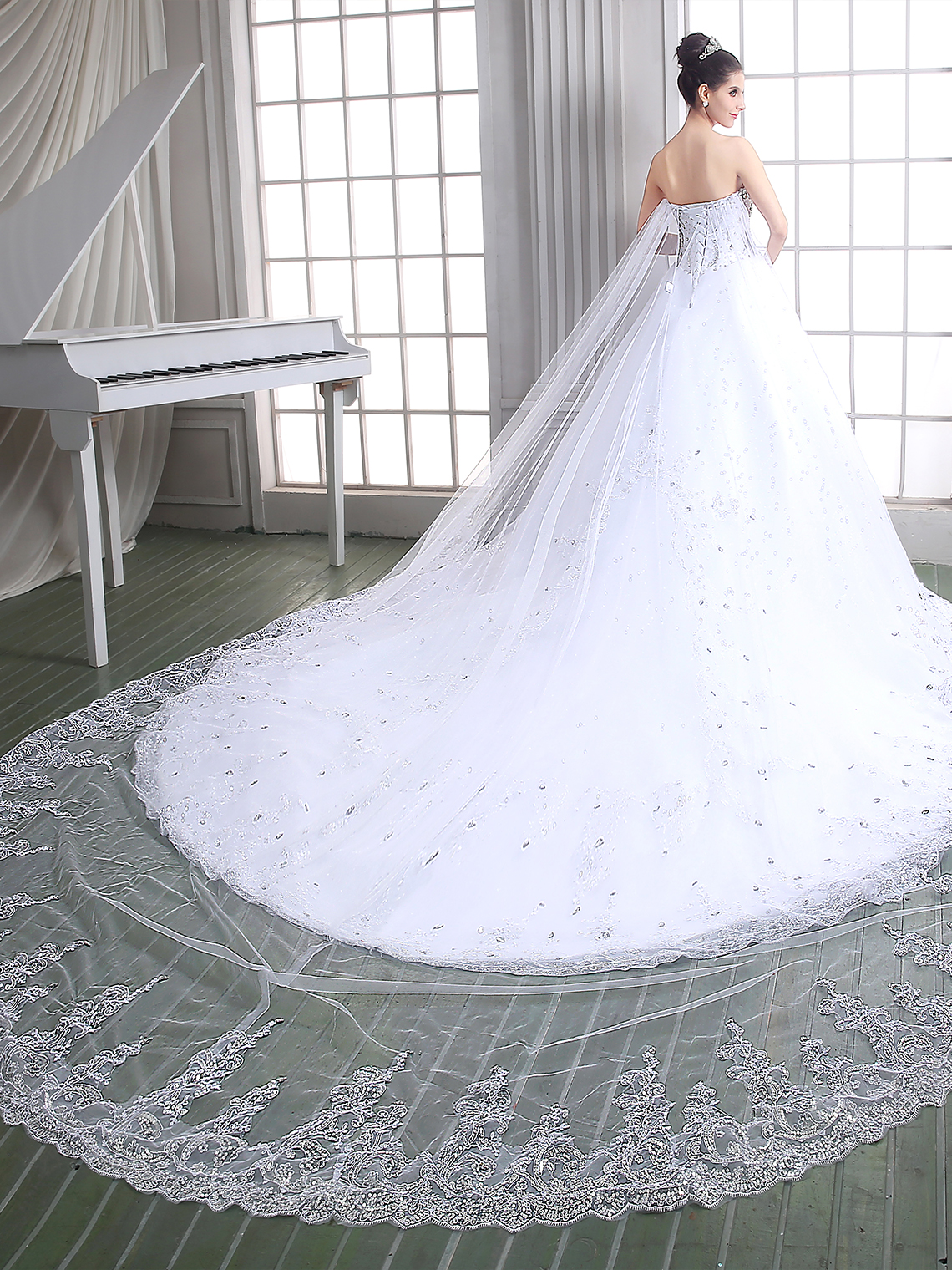 Ball Gown Luxury Formal Wedding Dress Chapel Train Appliques Beading