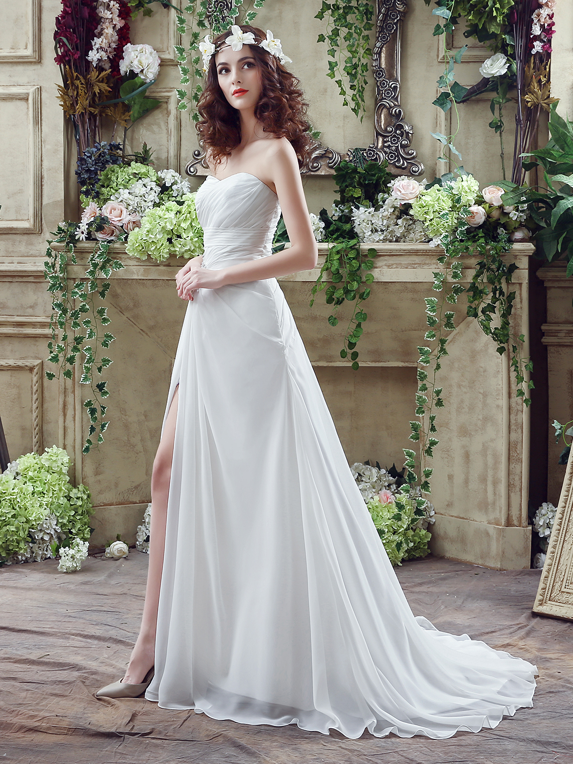 A-Line/Princess Sexy Split Wedding Dresses Chiffon Pleats with Beading