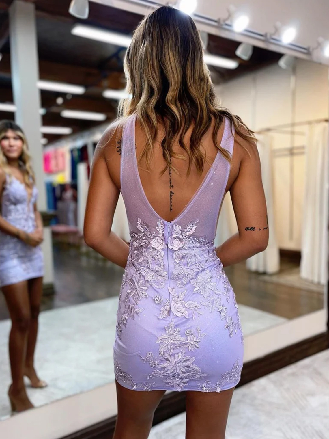Sheath/Column V-Neck Homecoming Dresses With Applique