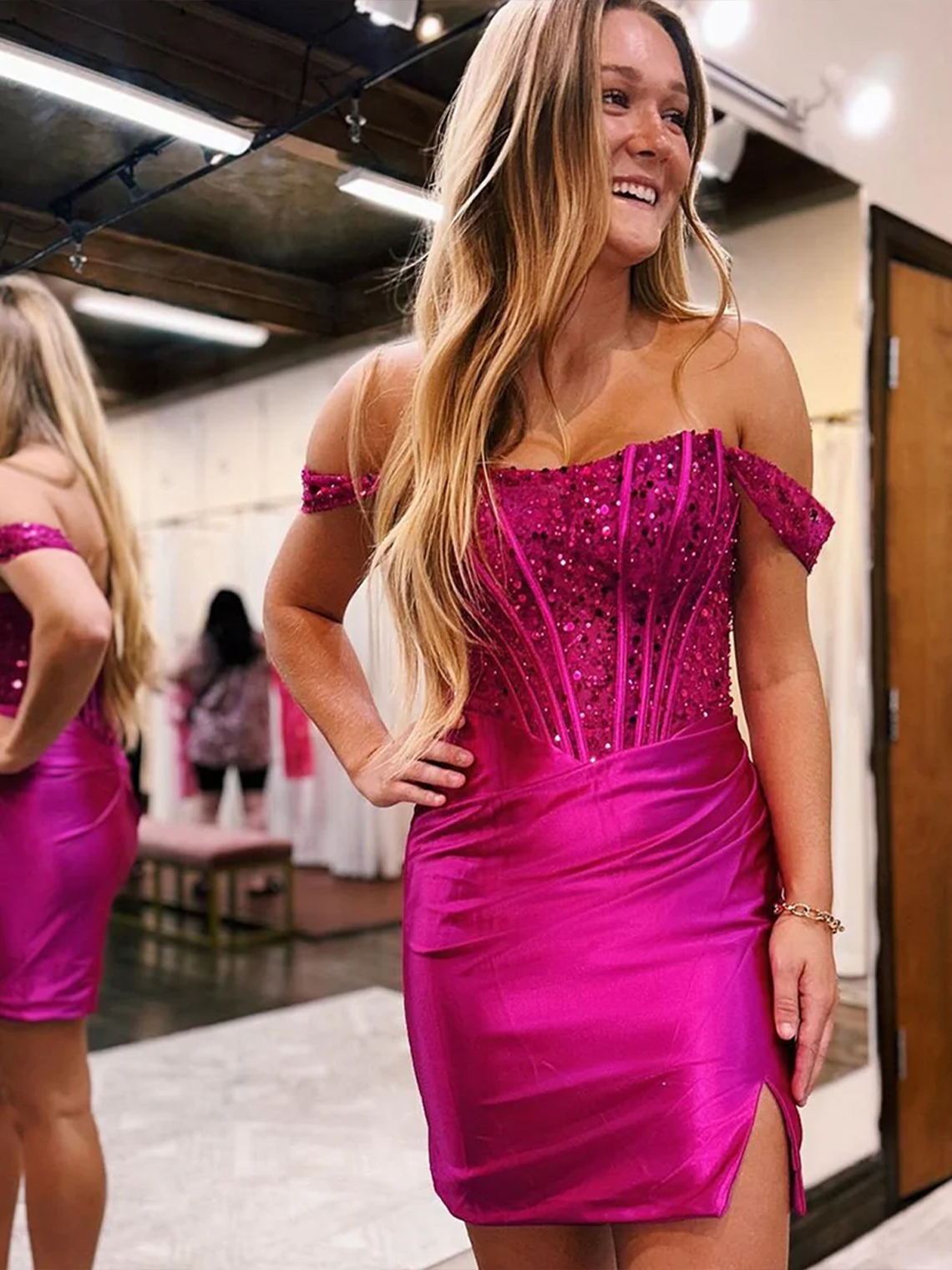 Sheath/Column Off the Shoulder Tight Homecoming Dress with Beading