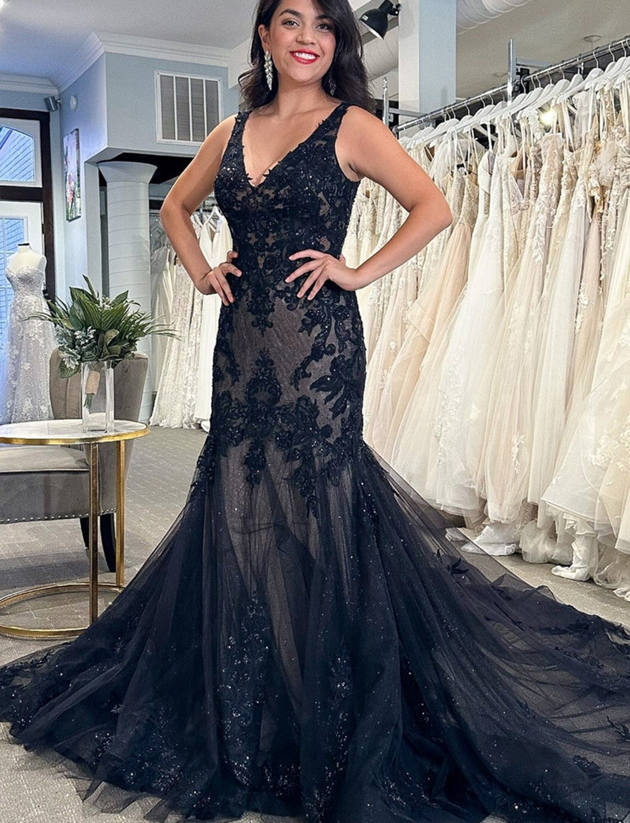 Mermaid Black Tulle Appliques V-Neck Trumpet Long Wedding Dress