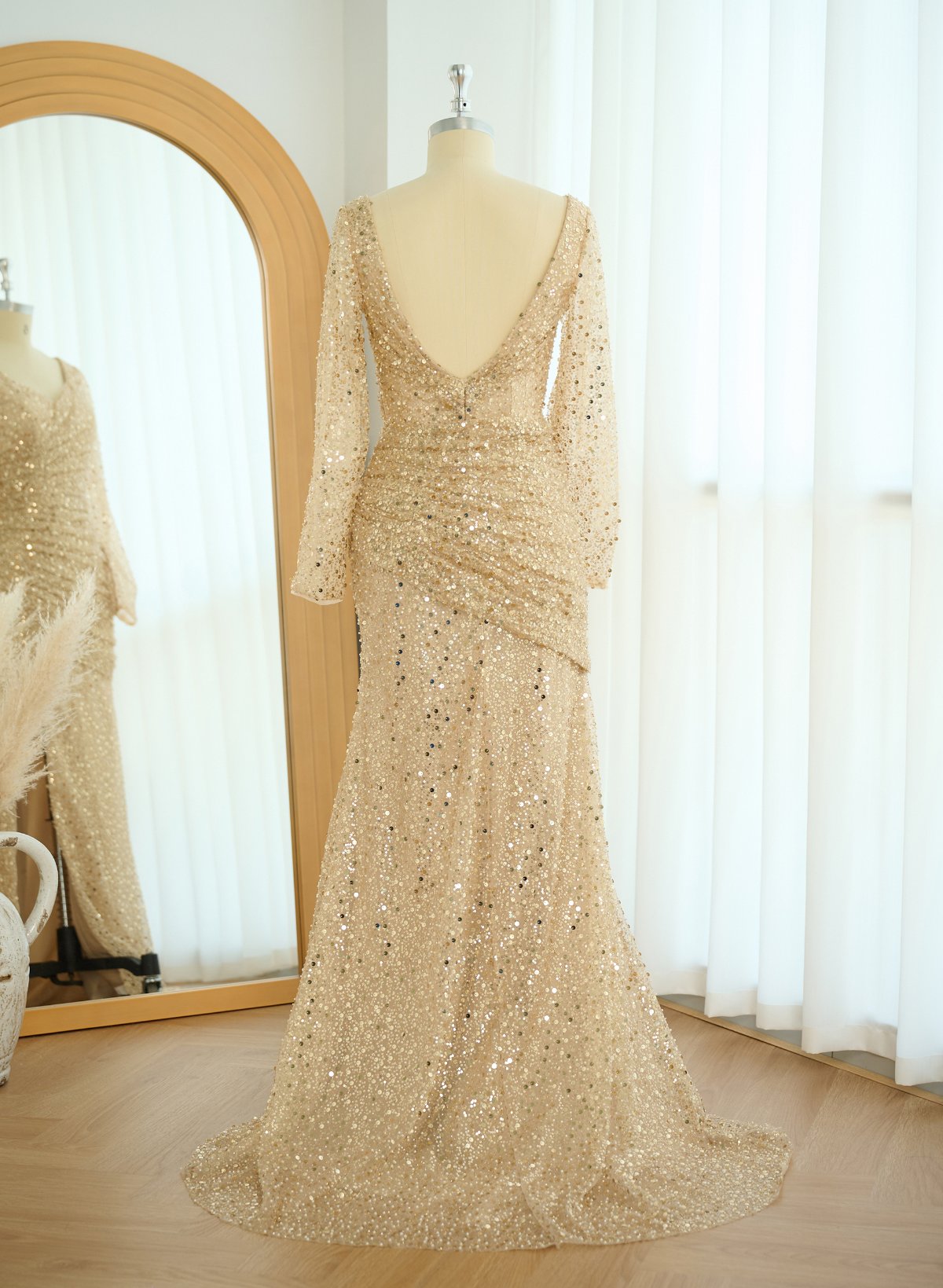 Sparkly V-Neck Long Sleeves Sweep Train Sequined Wedding Dresses With Split Front