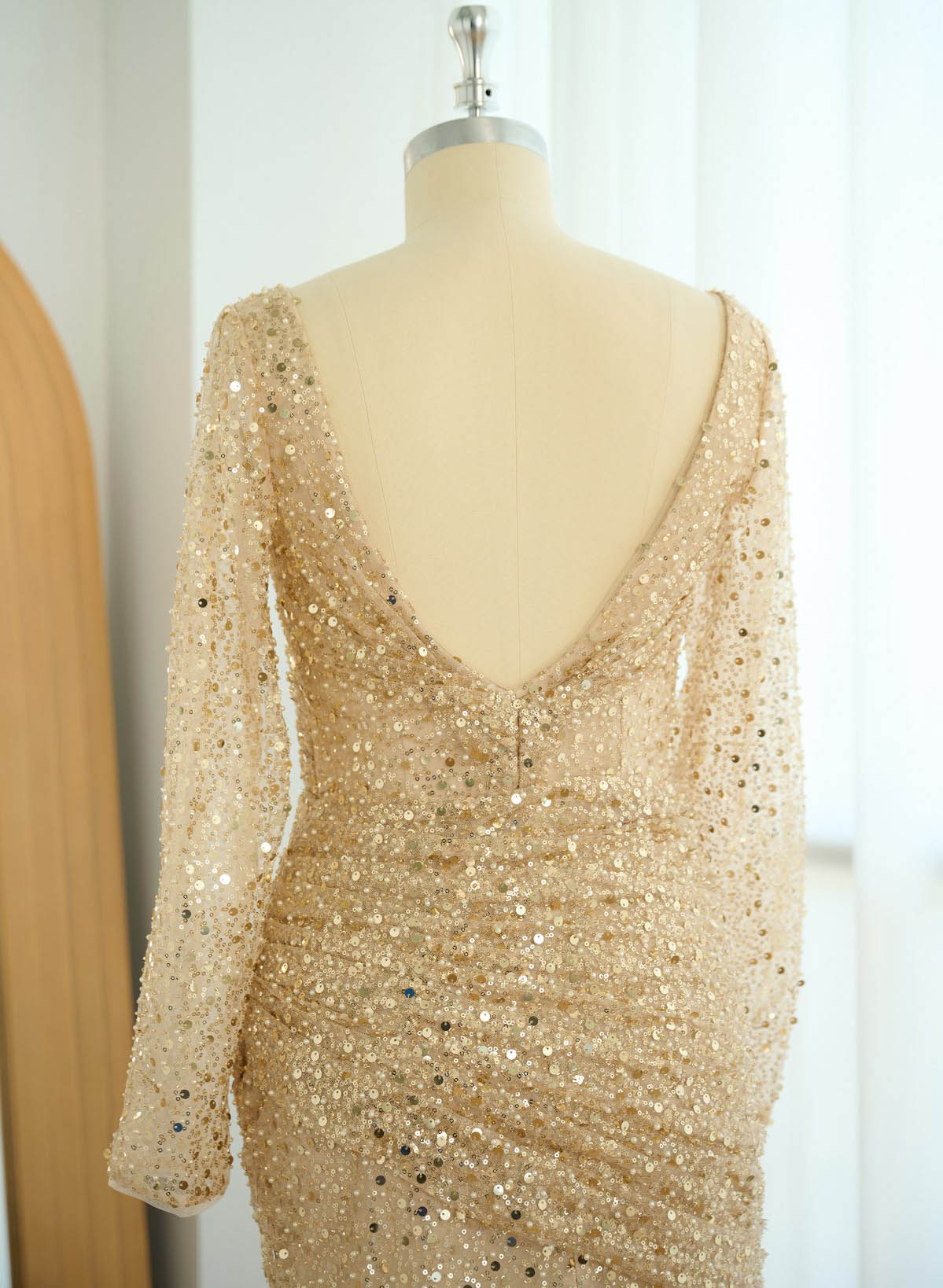 Sparkly V-Neck Long Sleeves Sweep Train Sequined Wedding Dresses With Split Front