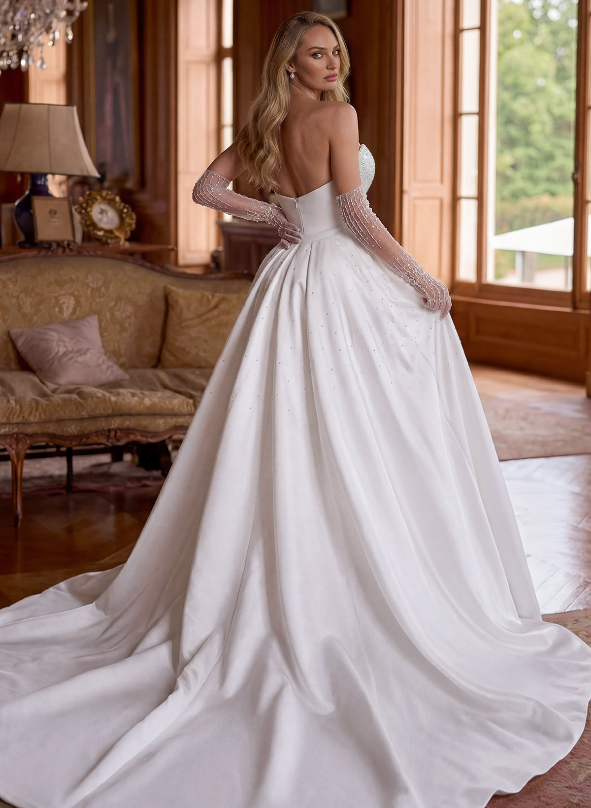 Trumpet/Mermaid Sweetheart Detachable Luxury Satin/Sequined Wedding Dresses