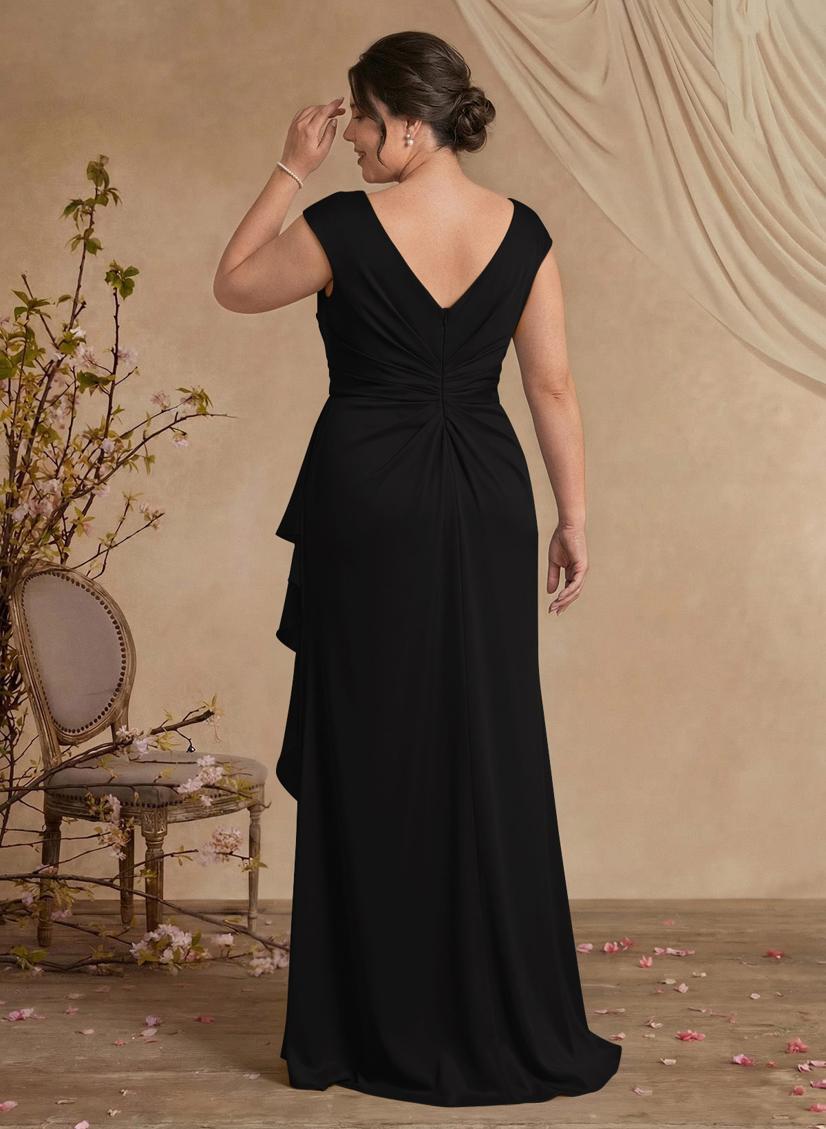 Sheath/Column Scoop Neck Sweep Train Crepe Satin Mother Of The Bride Dresses