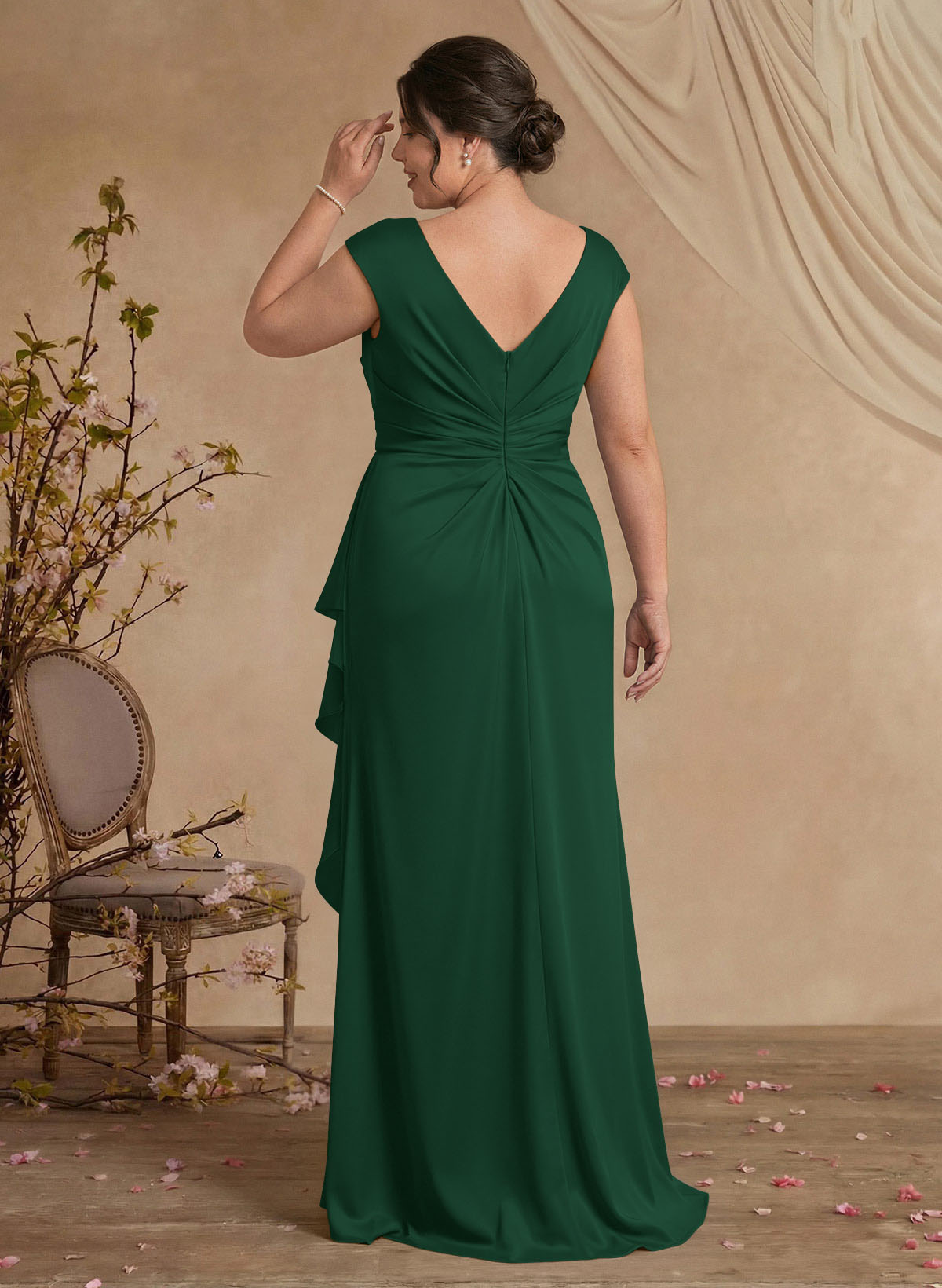Sheath/Column Scoop Neck Sweep Train Crepe Satin Mother Of The Bride Dresses