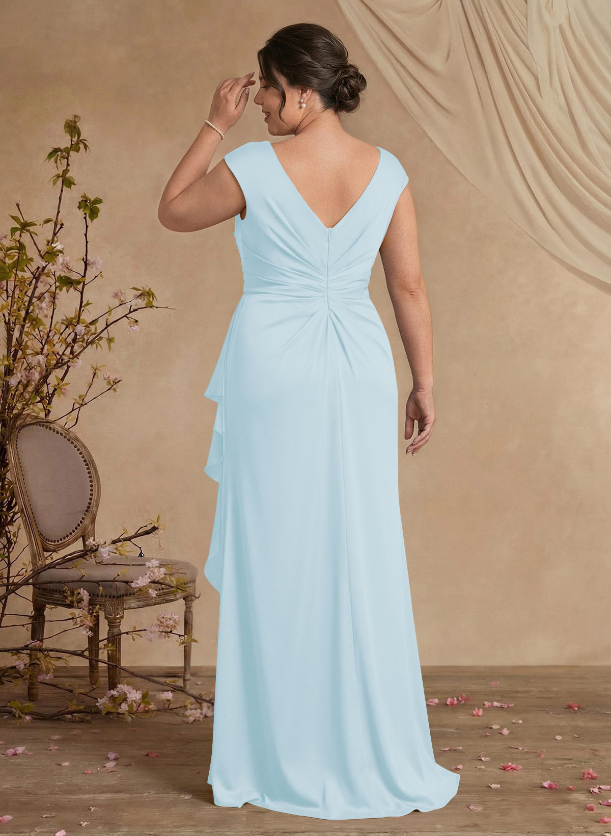 Sheath/Column Scoop Neck Sweep Train Crepe Satin Mother Of The Bride Dresses