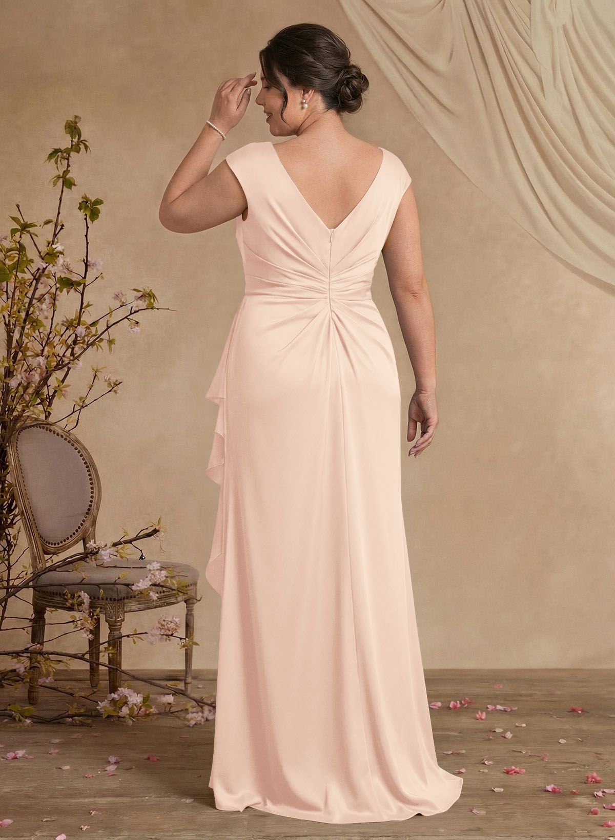 Sheath/Column Scoop Neck Sweep Train Crepe Satin Mother Of The Bride Dresses