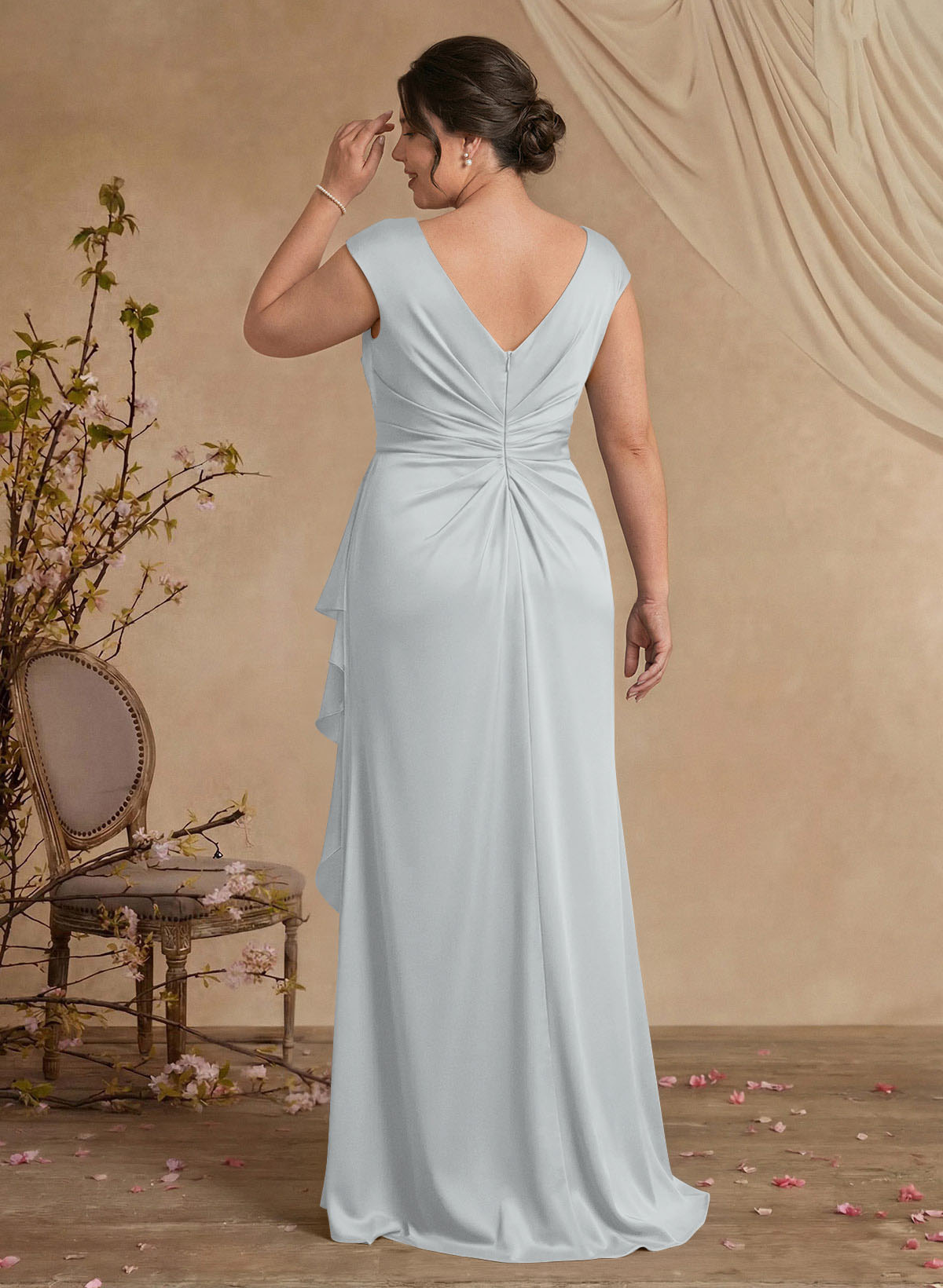 Sheath/Column Scoop Neck Sweep Train Crepe Satin Mother Of The Bride Dresses