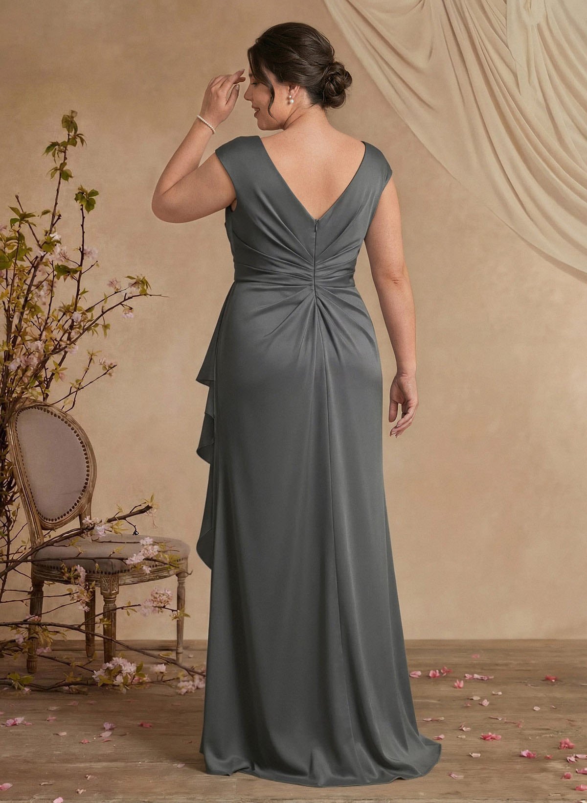 Sheath/Column Scoop Neck Sweep Train Crepe Satin Mother Of The Bride Dresses