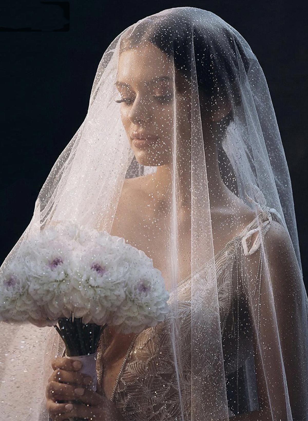 Cut Edge Sequin/Pearl One-Tier Tulle Elbow Bridal Veils