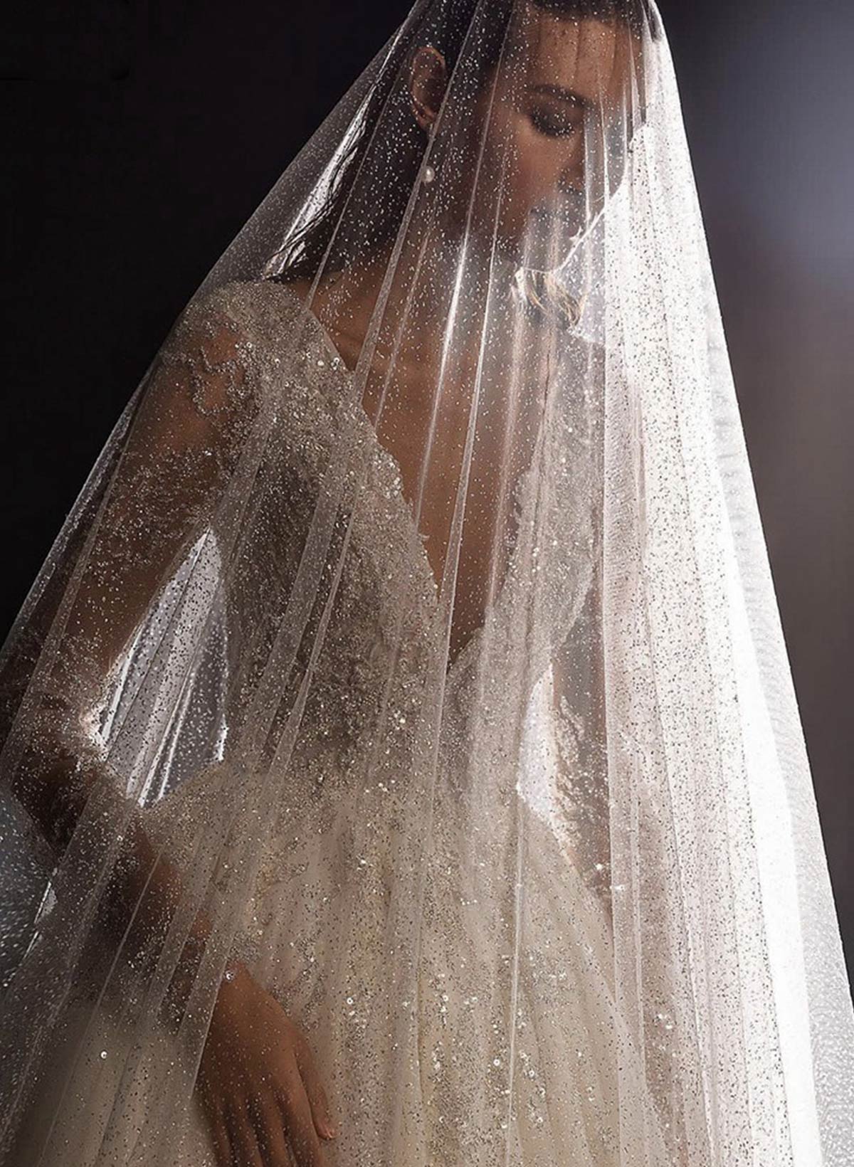Cut Edge Sequin/Pearl One-Tier Tulle Elbow Bridal Veils