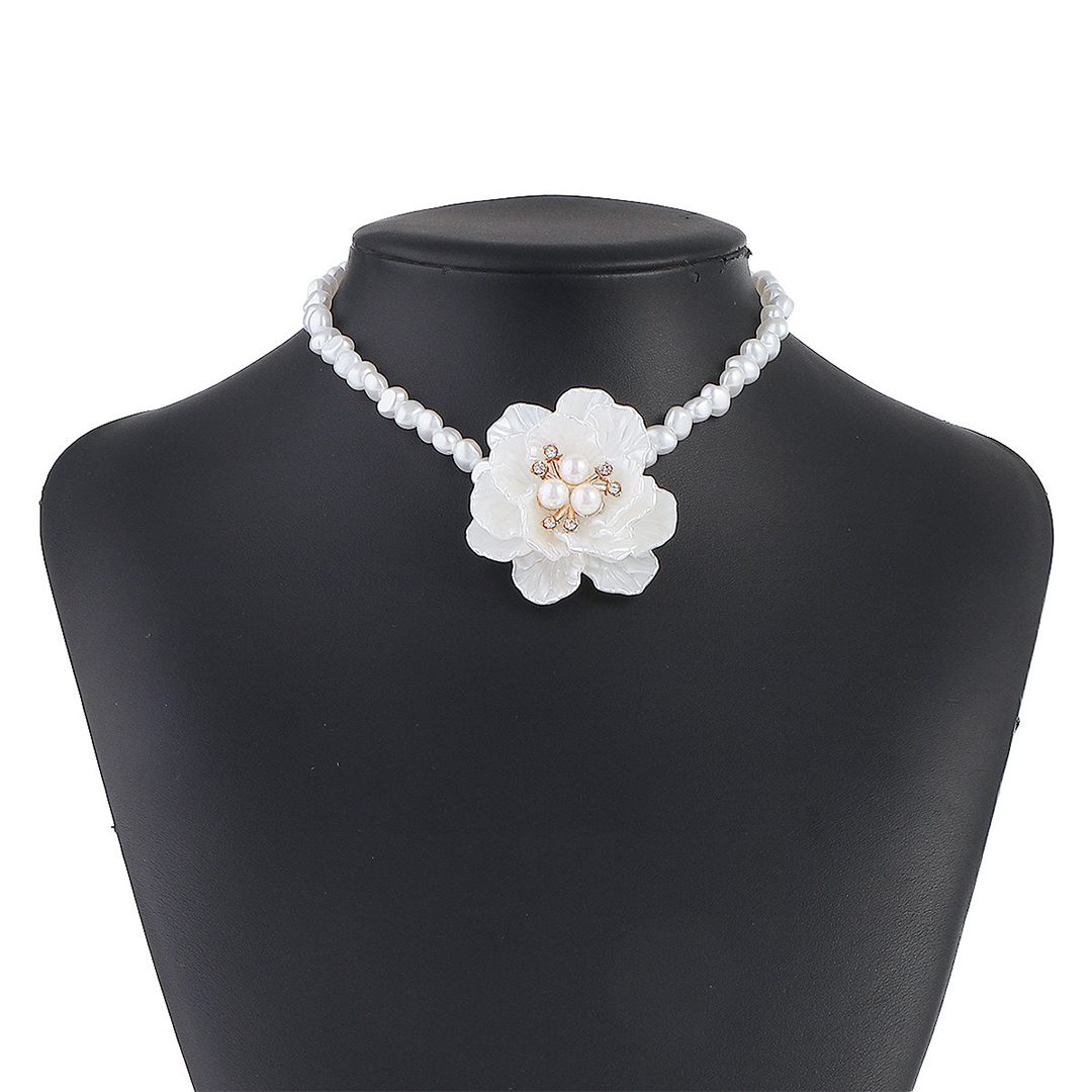Vintage Camellia Pearl Necklace