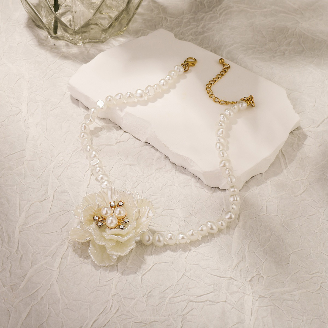 Vintage Camellia Pearl Necklace