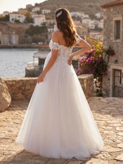 A-Line Lace Tulle Maternity Wedding Dresses Off-The-Shoulder With Appliques/Lace