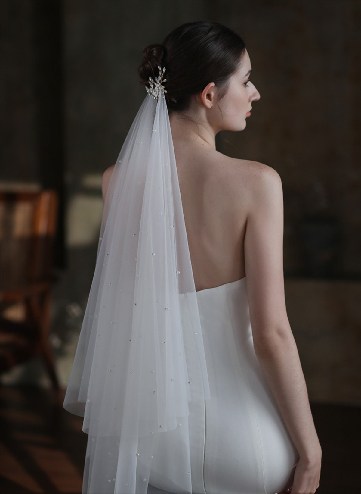 Cut Edge Rhinestones Two-Tier Tulle Fingertip Bridal Veils