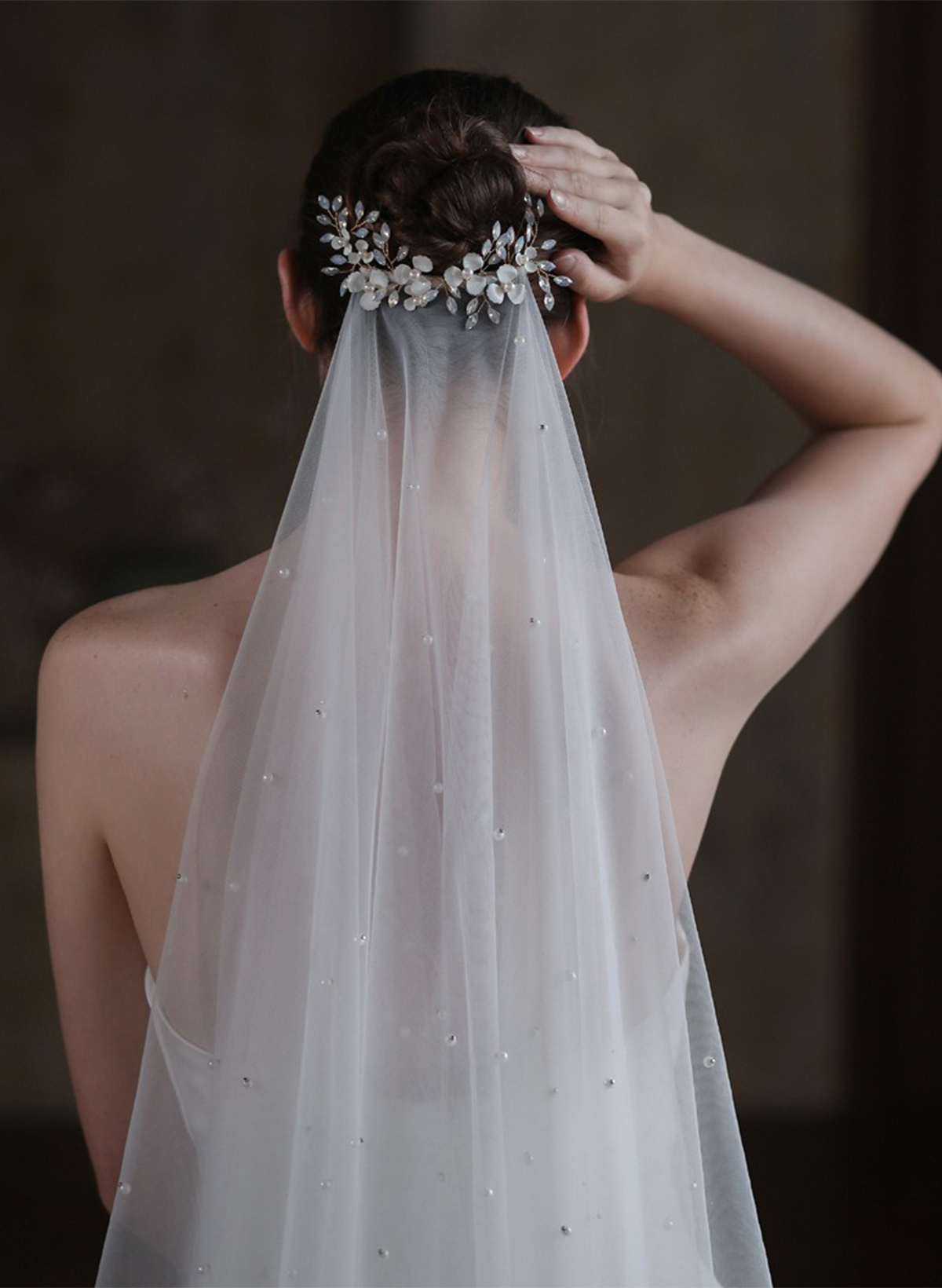 Cut Edge Rhinestones Two-Tier Tulle Fingertip Bridal Veils