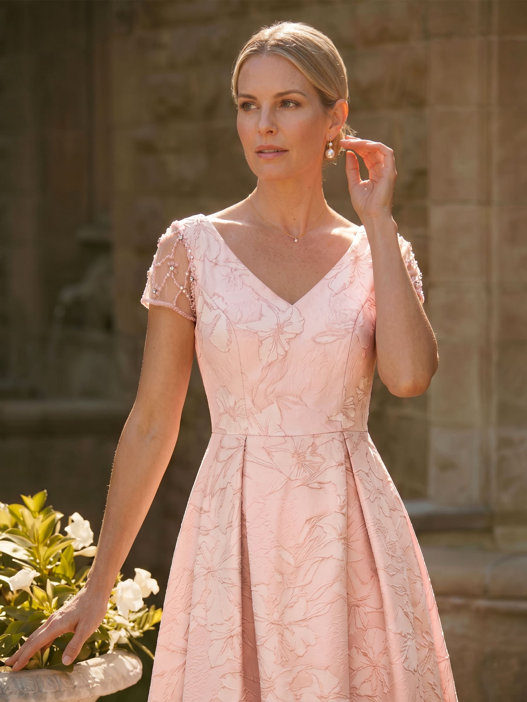 A-Line V-Neck Short Sleeves Floor-Length Jacquard Mother Of The Bride Dresses, image 4