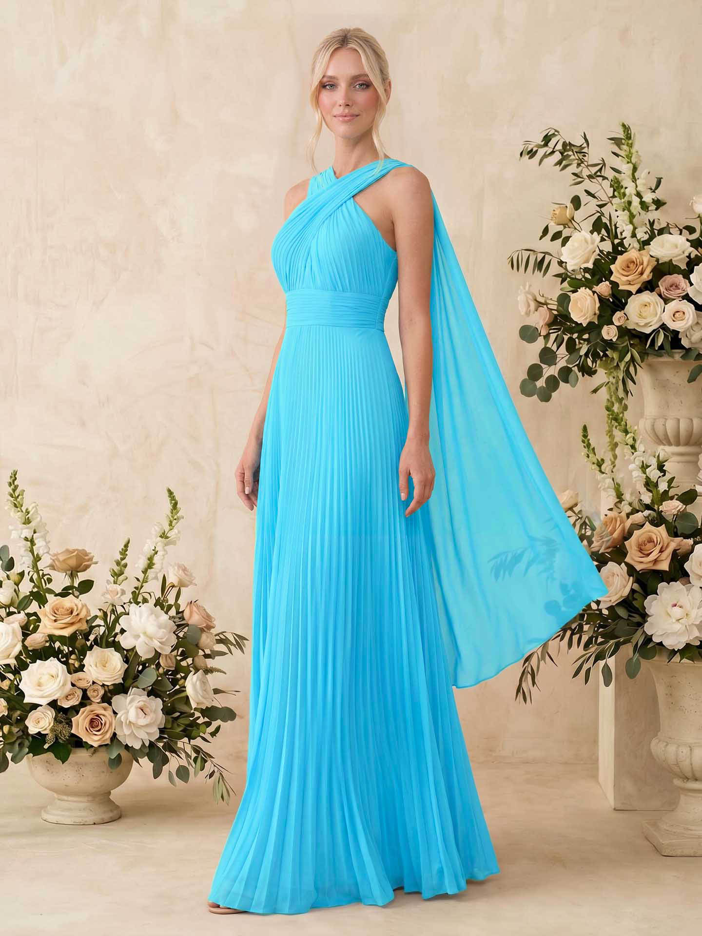 Minimalistic A-Line Halter Sleeveless Chiffon Bridesmaid Dresses With Bare Back