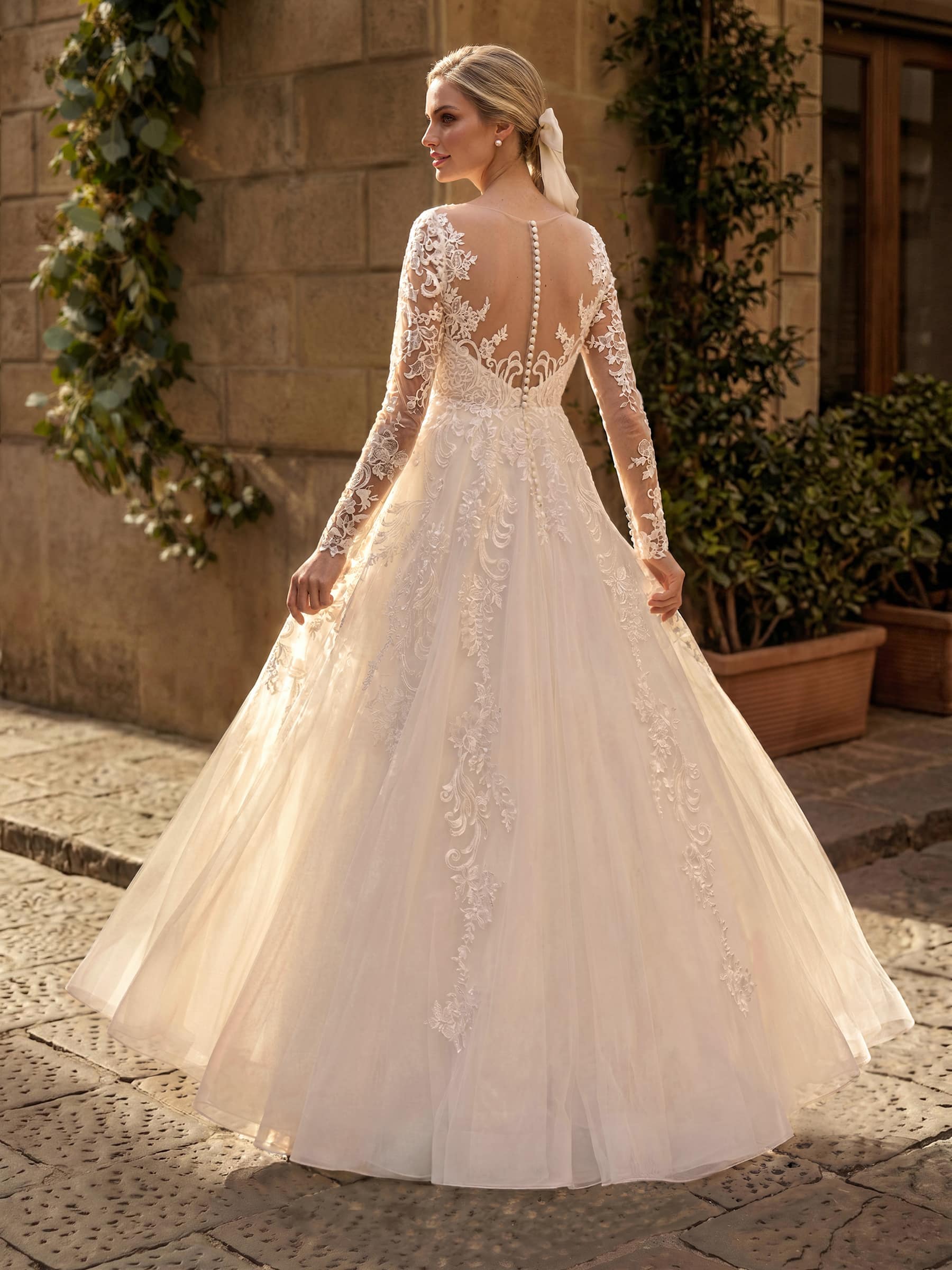 A-Line Satin Tulle Maternity Wedding Dresses Scoop Neck Long Sleeves With Appliques/Lace, product image 2