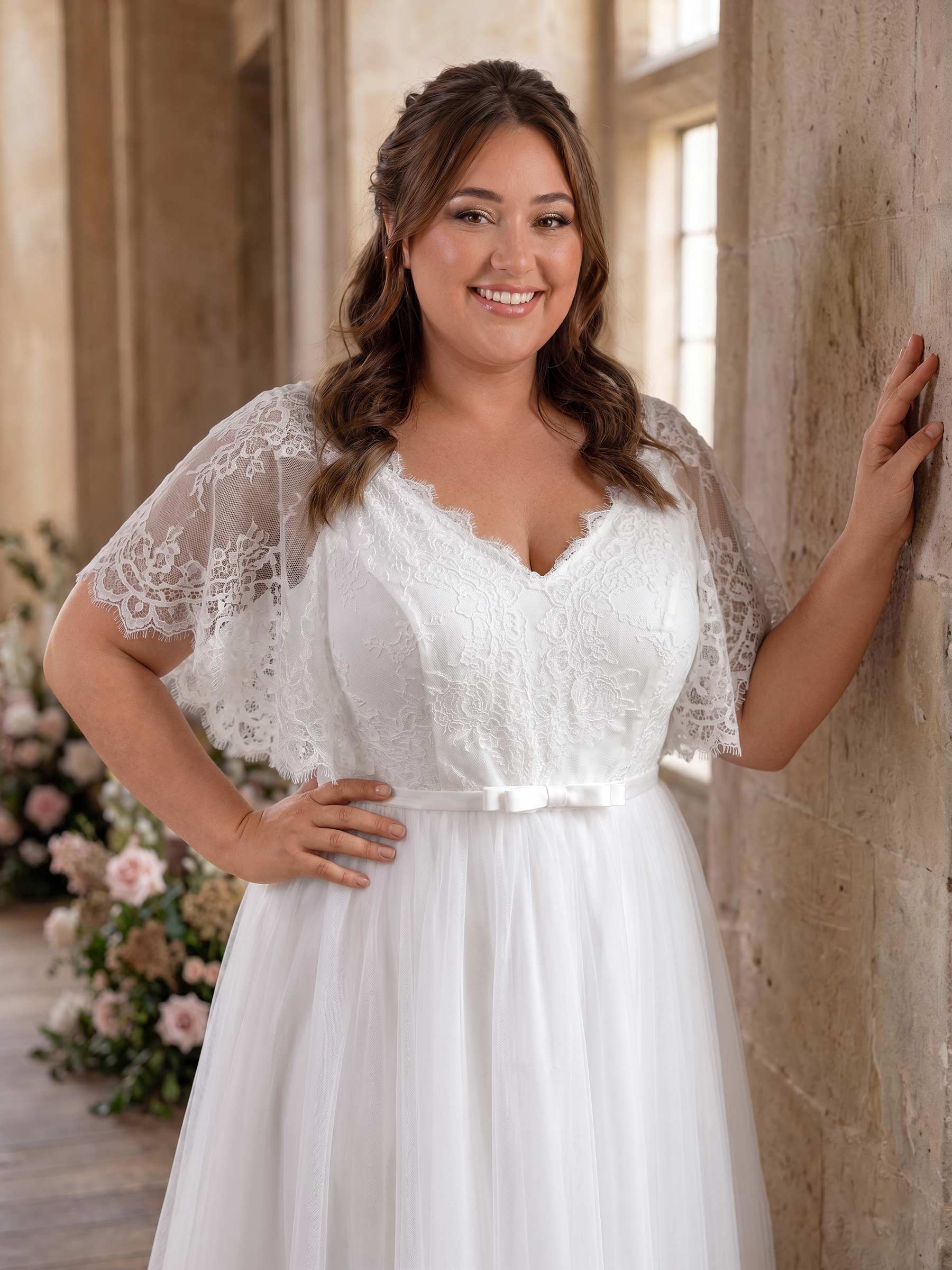 A-Line V-Neck Short Sleeves Court Train Lace/Tulle Wedding Dresses With Appliques Lace