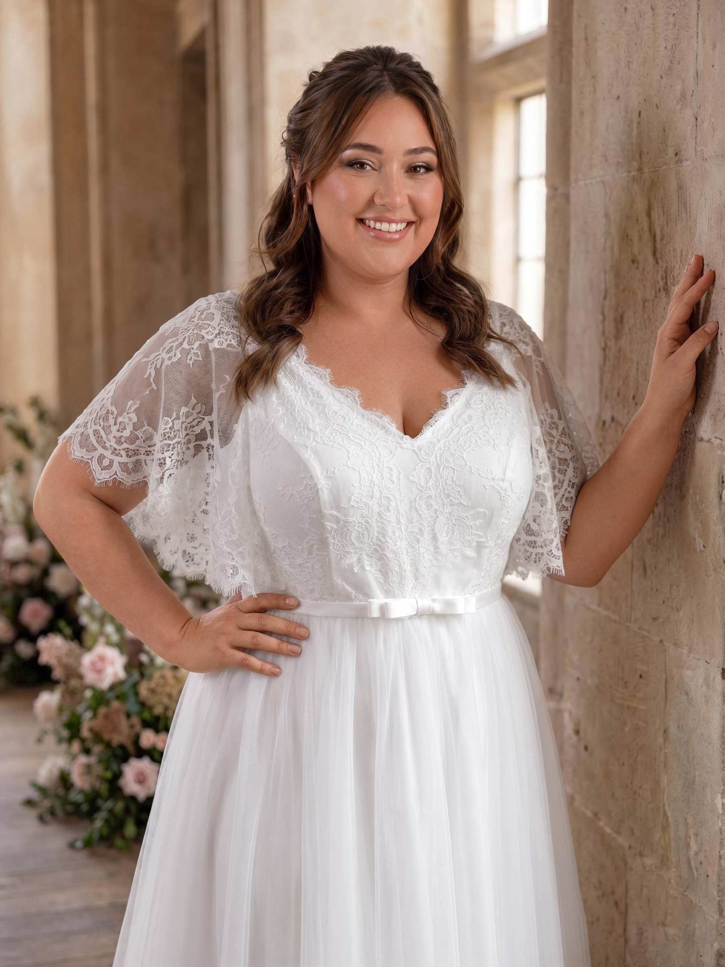 A-Line V-Neck Short Sleeves Court Train Lace/Tulle Wedding Dresses With Appliques Lace