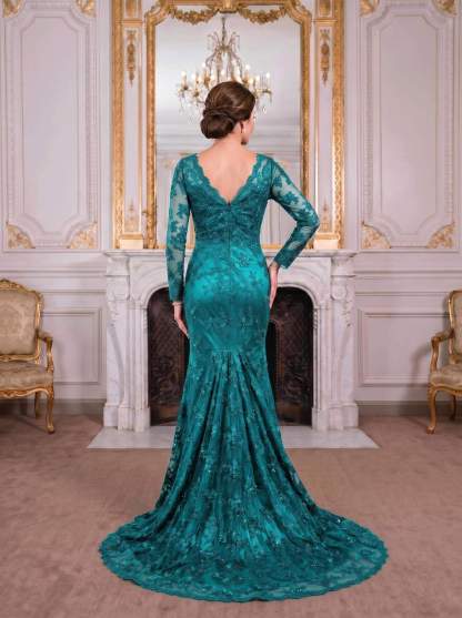 Exquisite Plunge Neck Trumpet Floral Embroidered Mother Of The Bride Dresses